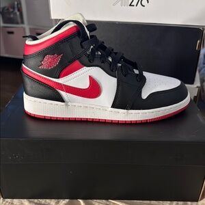 Air Jordan 1 Mid (GS)